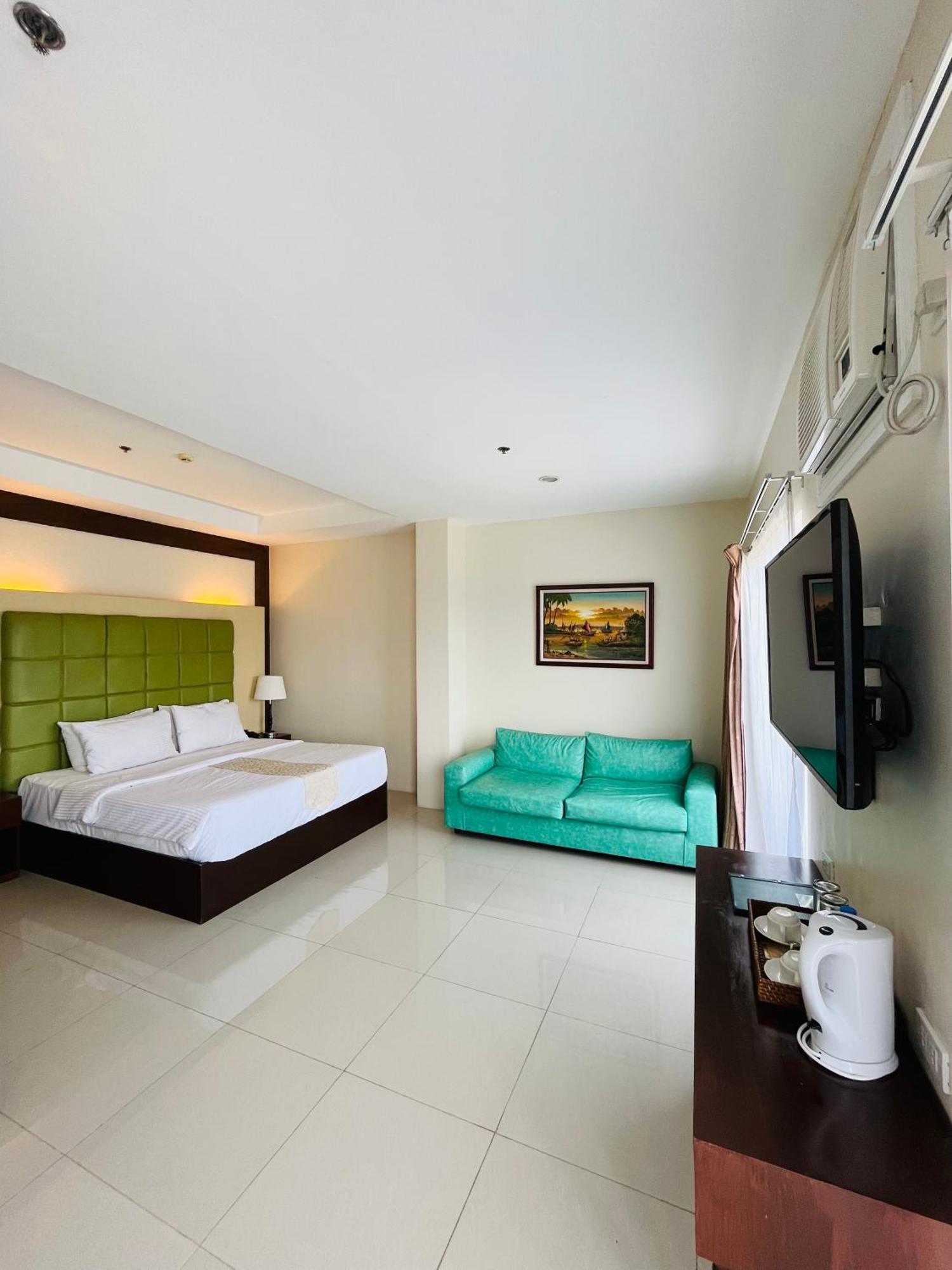 Hotel Dumaguete Dumaguete City Екстер'єр фото
